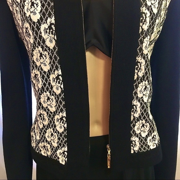 ST. JOHN KNIT JACKET SIZE 6 MINT CONDITION - Picture 2 of 10